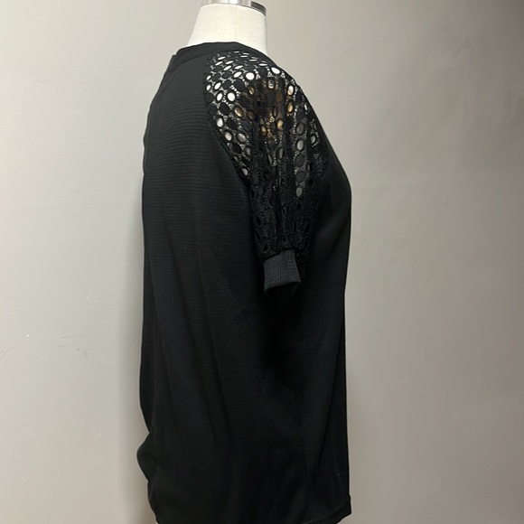 Black laces sleeve top - Picture 3 of 6